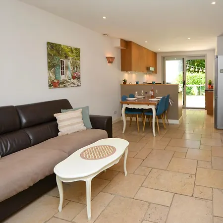 Maison *
